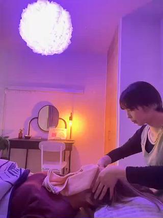 じんわり頭皮をほぐして、重だるさをスッとリセットするヘッドスパです
呼吸がふわっと楽になるように、気持ちいい圧でゆっくり流していきます。
スマホ疲れや寝つきの悪さが気になる方にもおすすめです◎ 