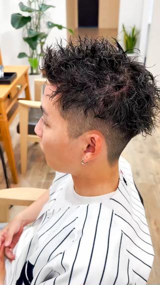 ツイストスパイラルパーマ×刈り上げスタイル 