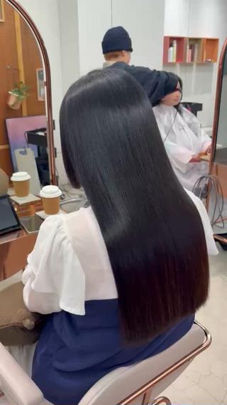 乾かしただけでこのツヤ髪に…
美髪矯正で手に入れましょう⟡.· 