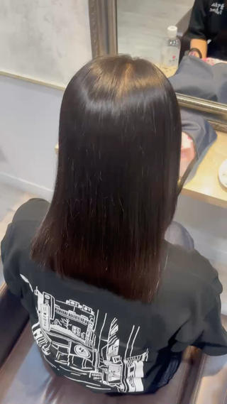 縮毛矯正して梅雨の時期乗り切りましょう 
髪質改善も一緒にできるので是非︎
 