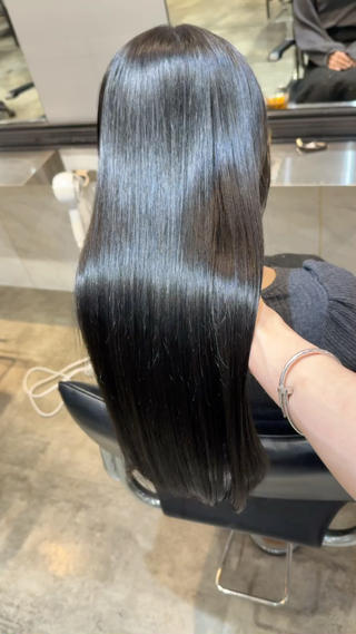 ロング lutia/ momoka⠀のヘアスタイル