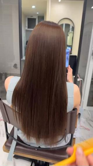 ドライのみです。
ブローやアイロンはしていません。