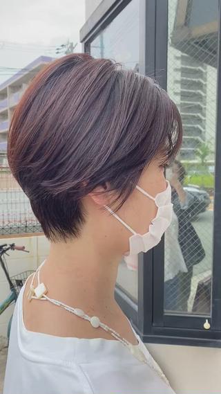 ハーブカラーのブロンズコーヒー
ハーブカラーは髪をダメージさせずにハリコシを与えてツヤを出すものです！
ハンサムショート 