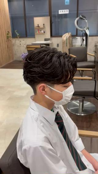 躍動感満載フェザーパーマ