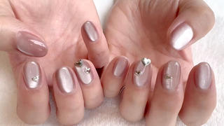 お客様持ち込み画像ネイル
プルマグに別途ハートのパーツ追加致しました‎
 