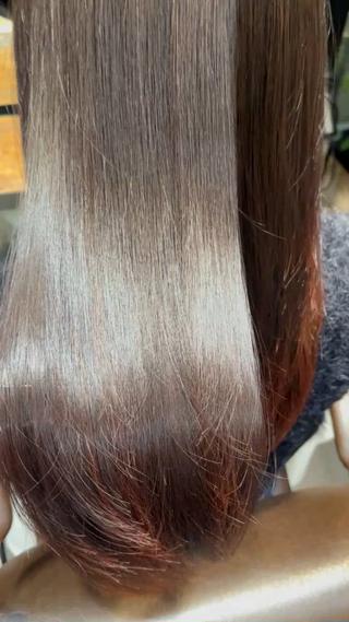 乾かすだけでこのツヤに！

お客様1人1人のお悩みに合わせた薬剤選定で再現性を高く
キレイにします！ 