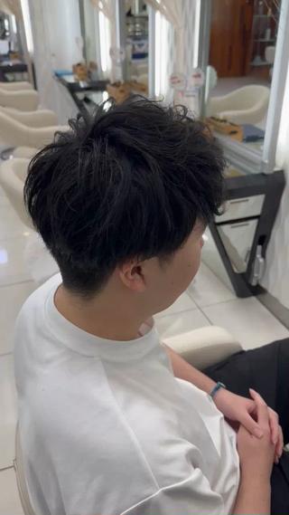 一人一人に合わせたカットにしているため、パーマ風の動きを出すことも可能になっております
自分でも簡単にセットできるようになります️ 