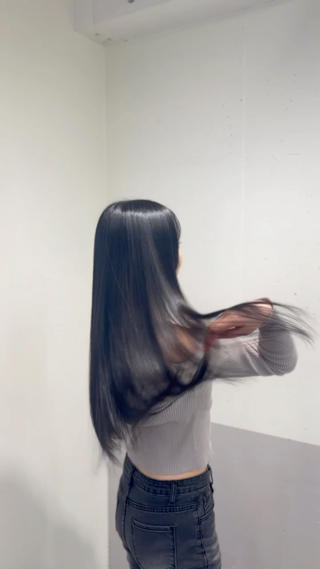縮毛矯正には髪質改善トリートメントは必須です!
髪の毛の受けるダメージが全然違います
そして仕上がりの艶感、質感も段違いです