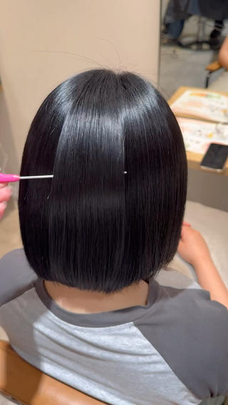 【梅雨入り前に】 髪質改善 酸性縮毛矯正
ドライのみでボブもバッチーンと収まります♡ 