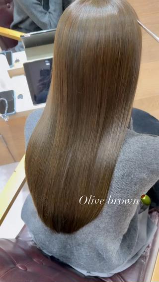 オリーブブラウン