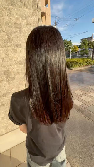 【HITA】髪質改善トリートメント

〜こんな方にオススメ！！〜
・髪が広がりやすい、うねりやすい方
・ダメージや乾燥でパサつきが気になる方


髪の内部からしっかり補修する事で、手触りがなめらかになります 