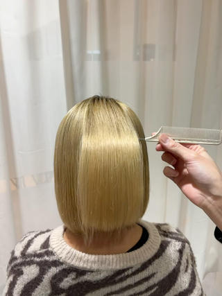 【縮毛矯正】髪質改善ストレート

乾かすだけでまとまる艶髪へ⟡.·*.
・毎朝5分ラクになる！
・湿気でも崩れにくい！
・思わず触りたくなる手触り！

ただ伸ばすだけではなく、柔らかく自然な仕上がりに。

初めての方も大歓迎です
ぜひ一度体験してみてください 