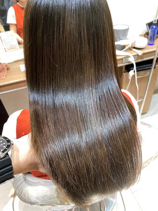 カラーをしながら艶々ぷるっぷるの美髪になれる
髪質改善カラー♡ 