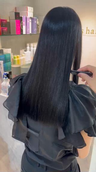 セミロング youres hair 新宿3丁目店所属・🍫ハイトーン✖︎ 髪質改善🍫柴田のヘアスタイル