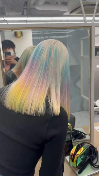 ミディアム カラー youres hair 新宿3丁目店所属・🍫ハイトーン✖︎ 髪質改善🍫柴田のヘアスタイル