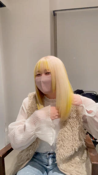ミディアム カラー youres hair 新宿3丁目店所属・🍫ハイトーン✖︎ 髪質改善🍫柴田のヘアスタイル