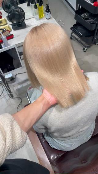 ショート カラー youres hair 新宿3丁目店所属・🍫ハイトーン✖︎ 髪質改善🍫柴田のヘアスタイル