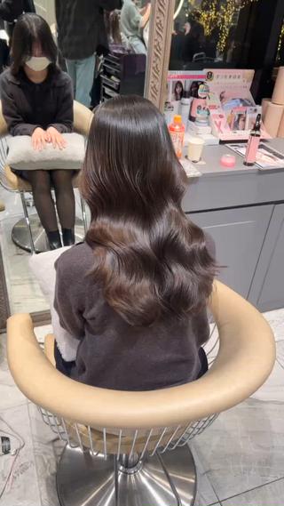 ロング カラー 🥇KEN /レイヤー/艶カラーのヘアスタイル