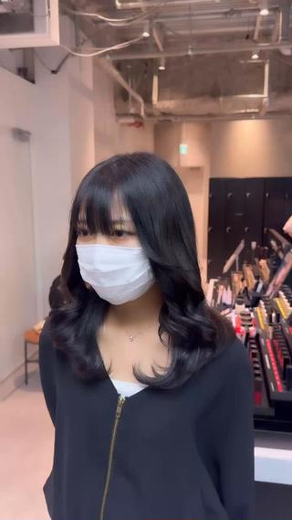 お仕事の関係で、、色落ち気にしてシャンプーするのがちょっと、、
そんな方に！ツヤツヤ黒染めいかがでしょうか！
これからの季節にもぴったりに少し寒色寄りでブラックになんかもOKです！
ご要望通りに可愛くいたしますのでぜひお任せください！ 