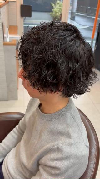 ミディアム ブリーチカラー🌈 嘉名 真樹のヘアスタイル