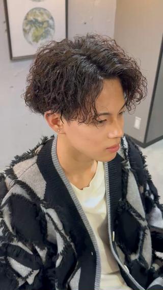 大人の色気溢れるパーマ
ツイストスパイラル☓波巻きパーマ 