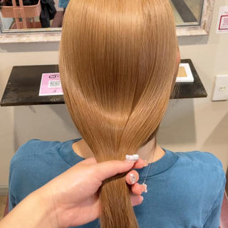 髪質改善ヘアエステ
はいブリーチ毛でもこんなにぷるぷるになります♪ 