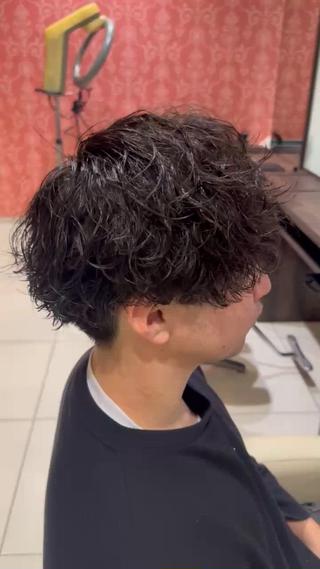 ショート 岡田 大樹のヘアスタイル