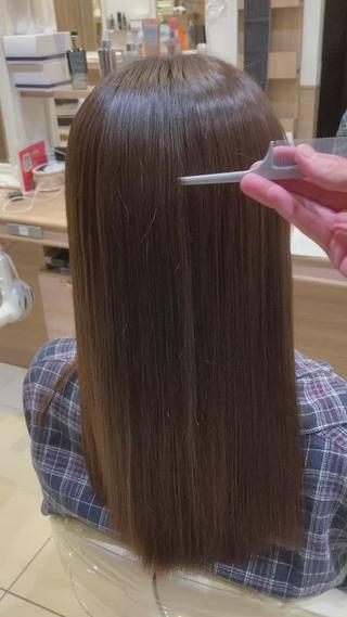 強いくせ毛やダメージのある髪の毛でも縮毛矯正はかけられます。ぜひご相談ください！ 