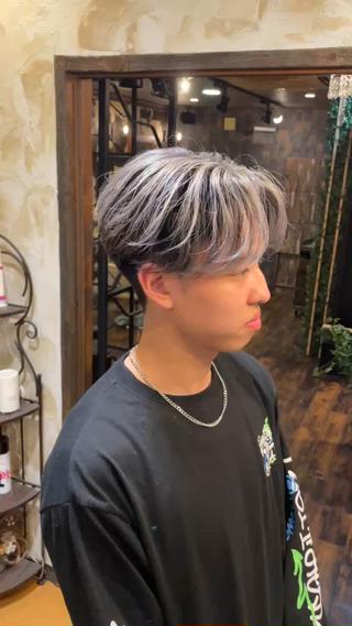 ブラックとホワイトのバレイヤージュにしました！ 