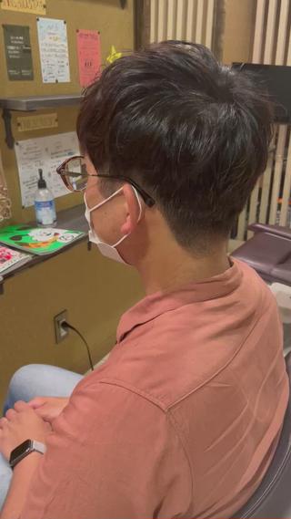 ニュアンスパーマです！
スタイリング剤でパーマ強弱調整できるので遊べれます 