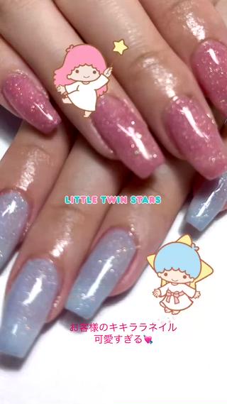 キキララカラーで可愛いアシメネイル 