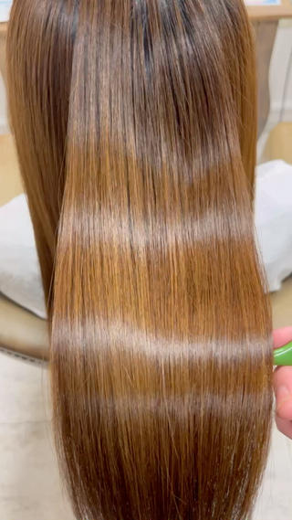 全体カラーと一緒にできる髪質改善トリートメントをしました！
仕上がりも艶感とまとまりがかなり出ます！ 