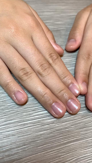 この美爪さんはJ S(4年生)ですが、7ヶ月前まで別人でした。。もうもとにもどりたくないそうです。

爪噛みや深爪でお悩みの方へ。
 