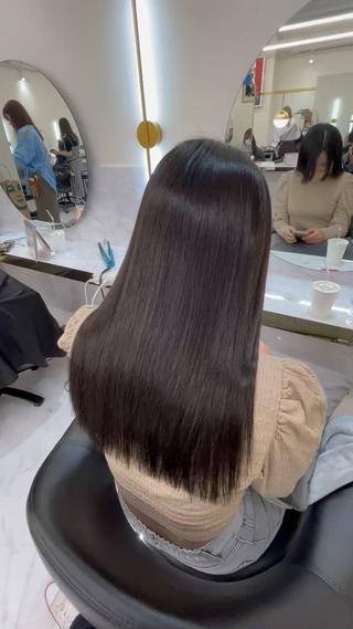 僕にしかできない酸性縮毛矯正。

髪質を判断して、確実な薬剤で
お客様のお悩み一発で解決します。

過去の失敗や、不安など
なんでもご相談ください！
 