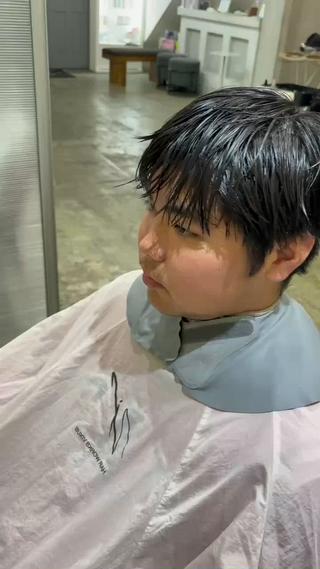 イメチェン
テーパーフェード
ラフなノーセットでもイケてるヘアー 