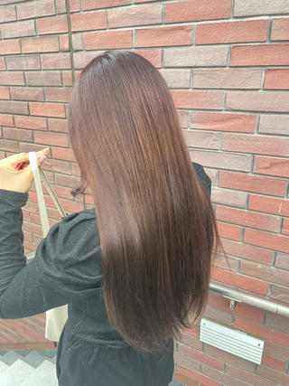 ラベンダーベージュカラー

アッシュやグリーン系で色を入れてたけど黄ばみが少し気になり始めたという方にオススメです！

黄ばみを飛ばしてくれるラベンダーカラーで少し気分を変えてみませんか 