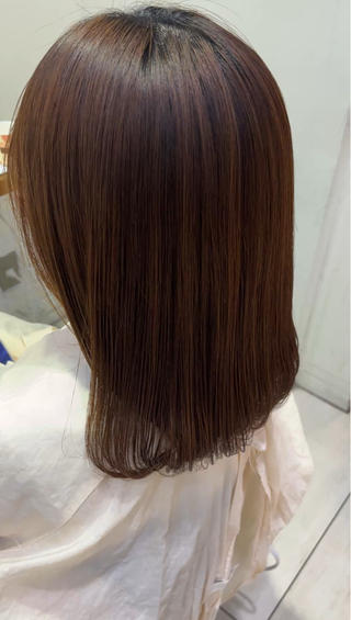 髪質やご希望に合わせて薬剤を選びます！
すとんと落ちるストレートから巻けるナチュラルなストレートまで 