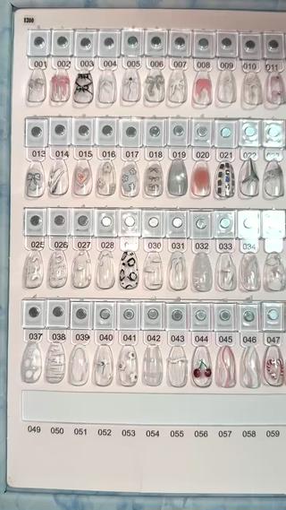 当店自慢のアートチャートになります
色変更可能です！
お爪に合わせて、好きなデザインを選べます 