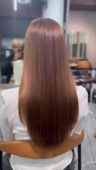 【乾かすだけで、サロン帰りの仕上がり】
︎うねり・広がりが気になる
︎自然で柔らかいストレートにしたい
︎毎朝のアイロンが大変
“素髪のようなツヤ髪”で毎朝がもっとラクに♫
是非お任せ下さい！
lond omotesando
ご予約はdm又はミニモにてお待ちしております！！ 