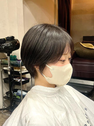 ショート クローバー八木店所属・白髪ぼかし/ショート 福原ないとのヘアスタイル