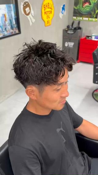 ショート パーマ メンズ Buzzy 大畠　慎三郎のヘアスタイル