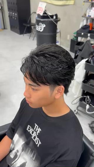 ショート パーマ メンズ Buzzy 大畠　慎三郎のヘアスタイル