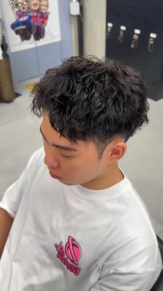 パーマ メンズ Buzzy 大畠　慎三郎のヘアスタイル