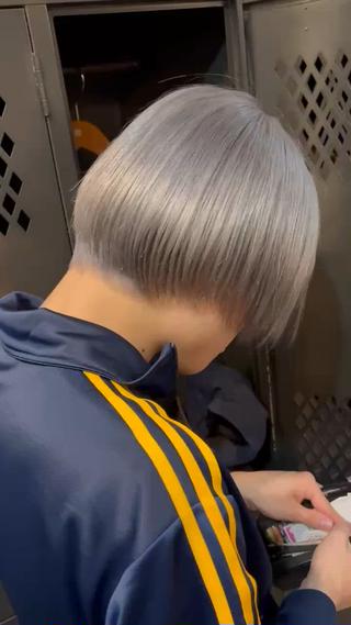 ショート カラー ヘアアレンジ 🧶ブリーチカラー TERU🧶のヘアスタイル