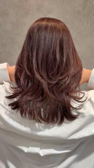 ミディアム カラー ヘアアレンジ 🧶ブリーチカラー TERU🧶のヘアスタイル