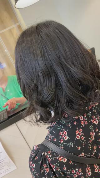 ミディアム パーマ コテ巻き風パーマ✨ かつみのヘアスタイル