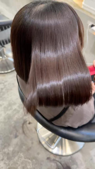 インスタで見るプルプルの髪の毛作ります
縮毛矯正、大得意です！！
失敗してからでは遅いです。
僕にお任せ下さい！

縮毛矯正/髪質改善/酸熱トリートメント/顎下ボブ/ボブ/韓国ボブ/タッセルボブ/切りっぱなしボブ/外ハネボブ 