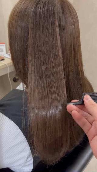 髪質が硬くならない今話題の中性のストレートです
ダメージレスわやらないツヤのある自然なストレートはお任せください
 