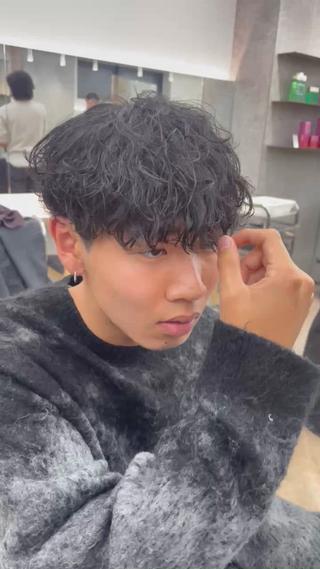 短髪から伸ばしてるけど思ったより髪が短かったからパーマかけられるか心配という方でも安心の無造作シャドウパーマ 