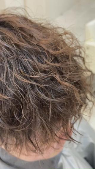 今流行りのスタイルもスタイリングを工夫するだけでいつもと違う雰囲気も出せます！ 